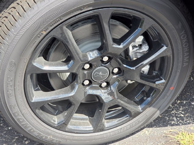 New 2026 Diamond Black Crystal Pearl-Coat Exterior Paint Jeep Latitude image 20
