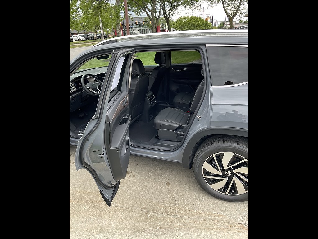 New 2026 Pure Gray Volkswagen SEL 4Motion image 6