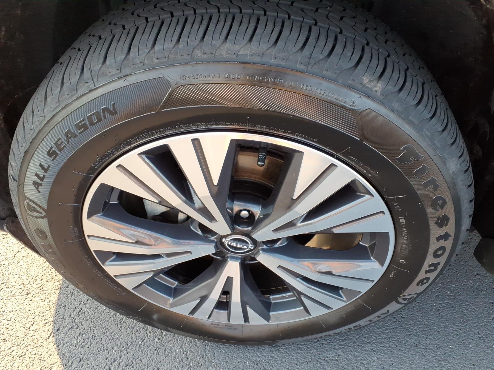 Used 2023 Super Black Nissan SV image 18