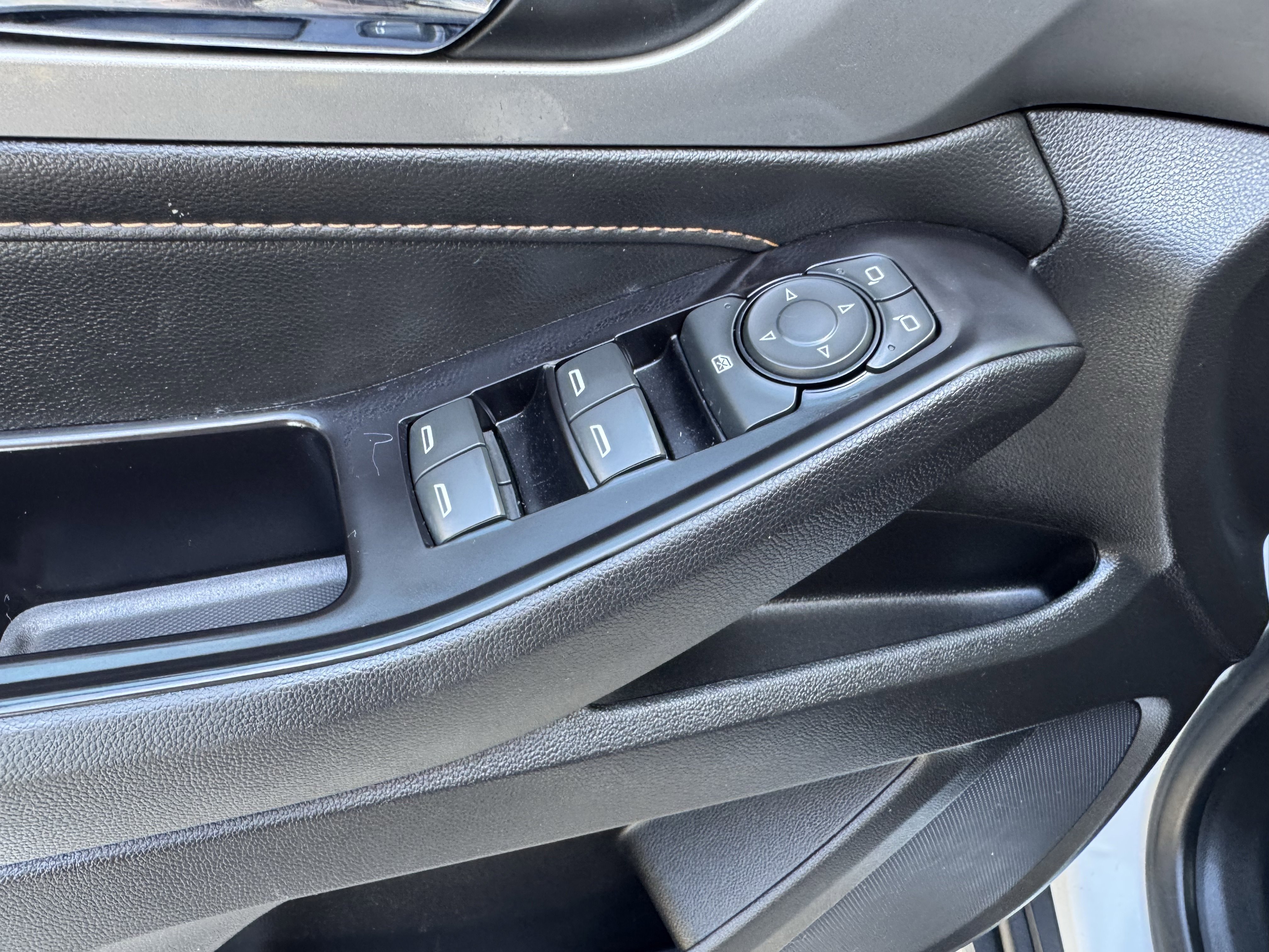 2020 Chevrolet Traverse LS - Photo 11