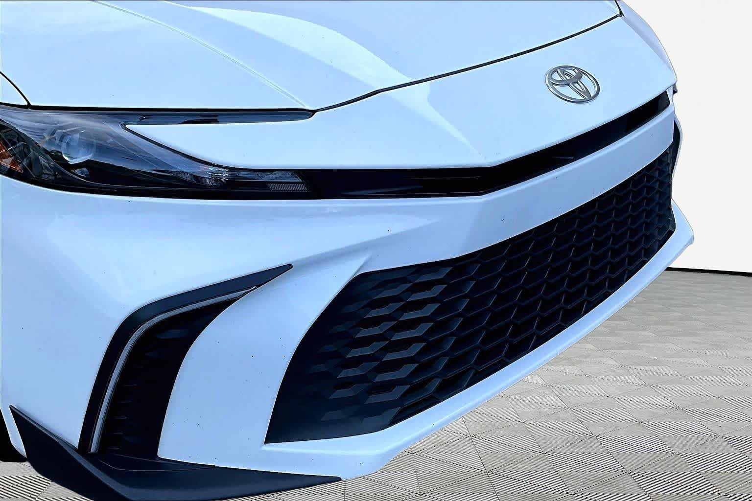Certified Used 2025 Ice Cap Toyota SE image 30