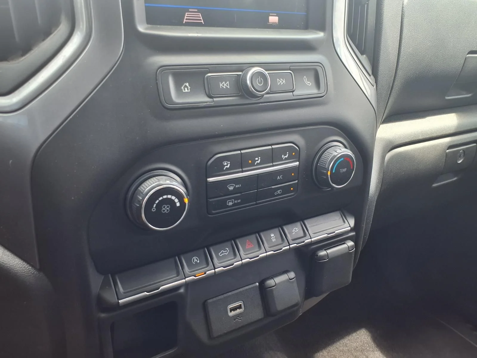 Used 2020 Black Chevrolet Custom image 20