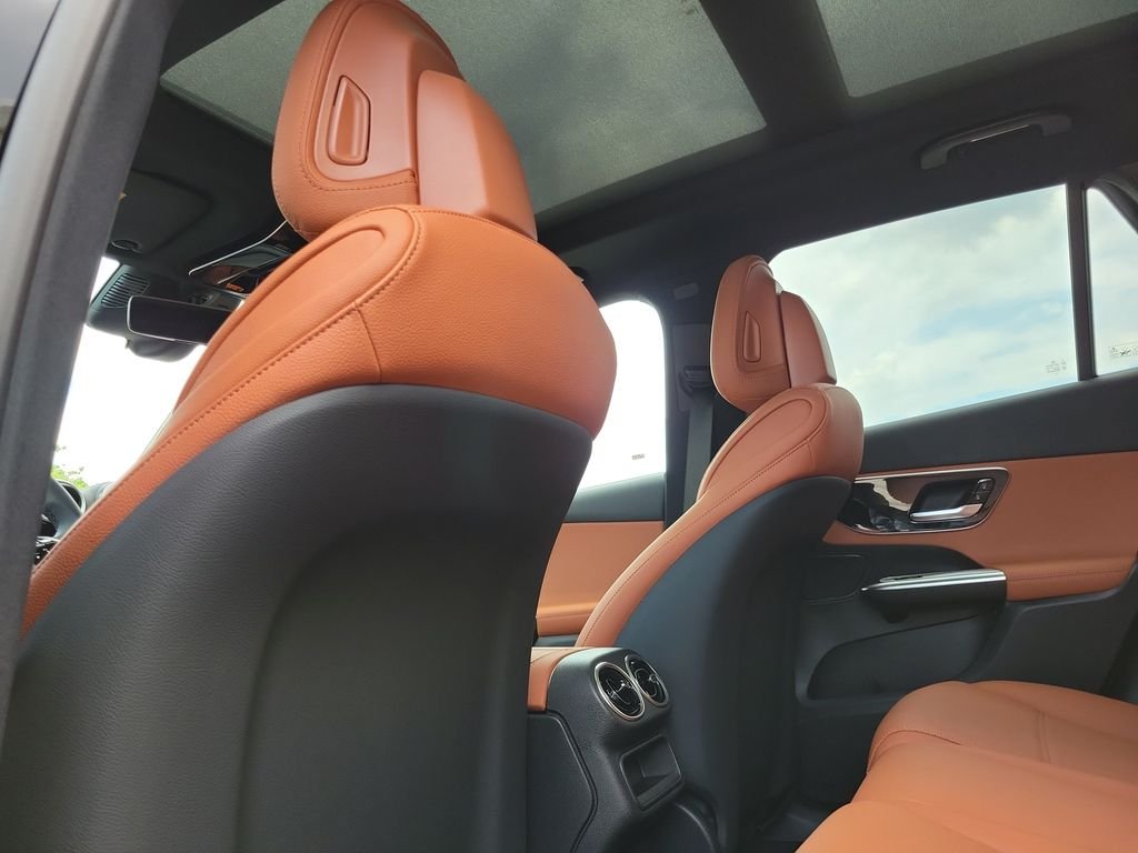 New 2027 Black Mercedes-Benz GLC 300 image 11
