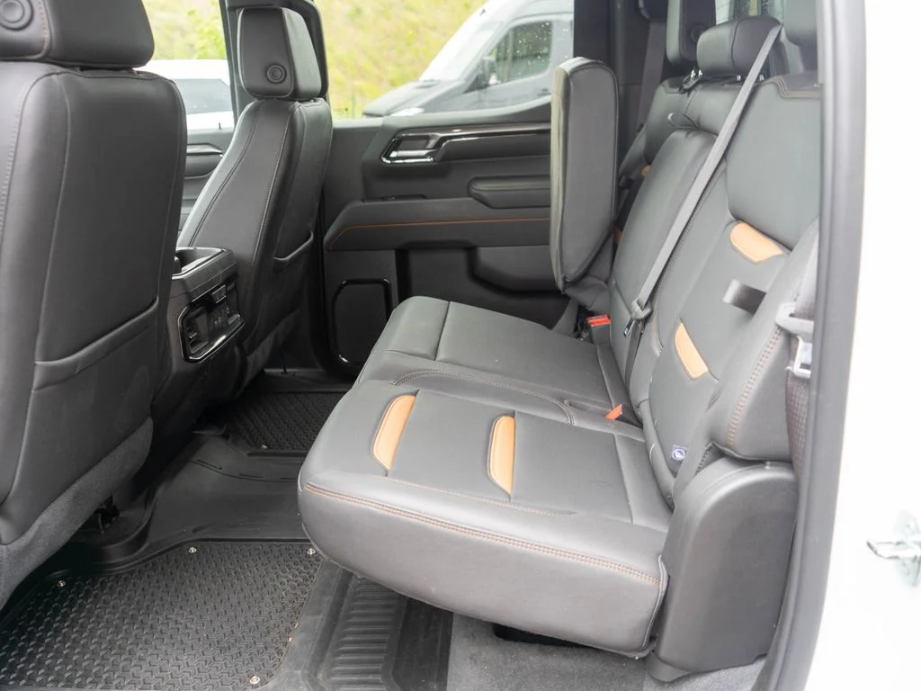 Used 2023 White GMC AT4 image 13