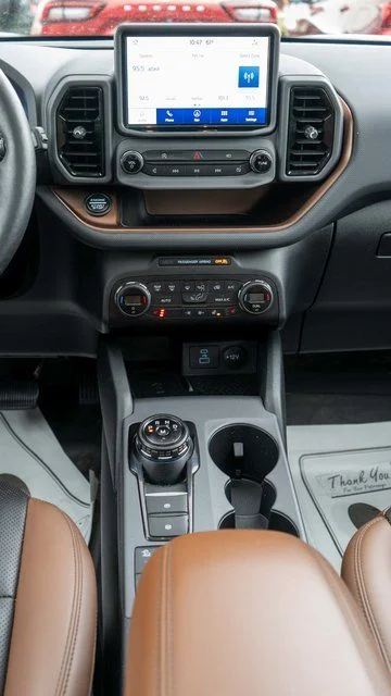 Used 2021 Silver Ford Badlands image 15