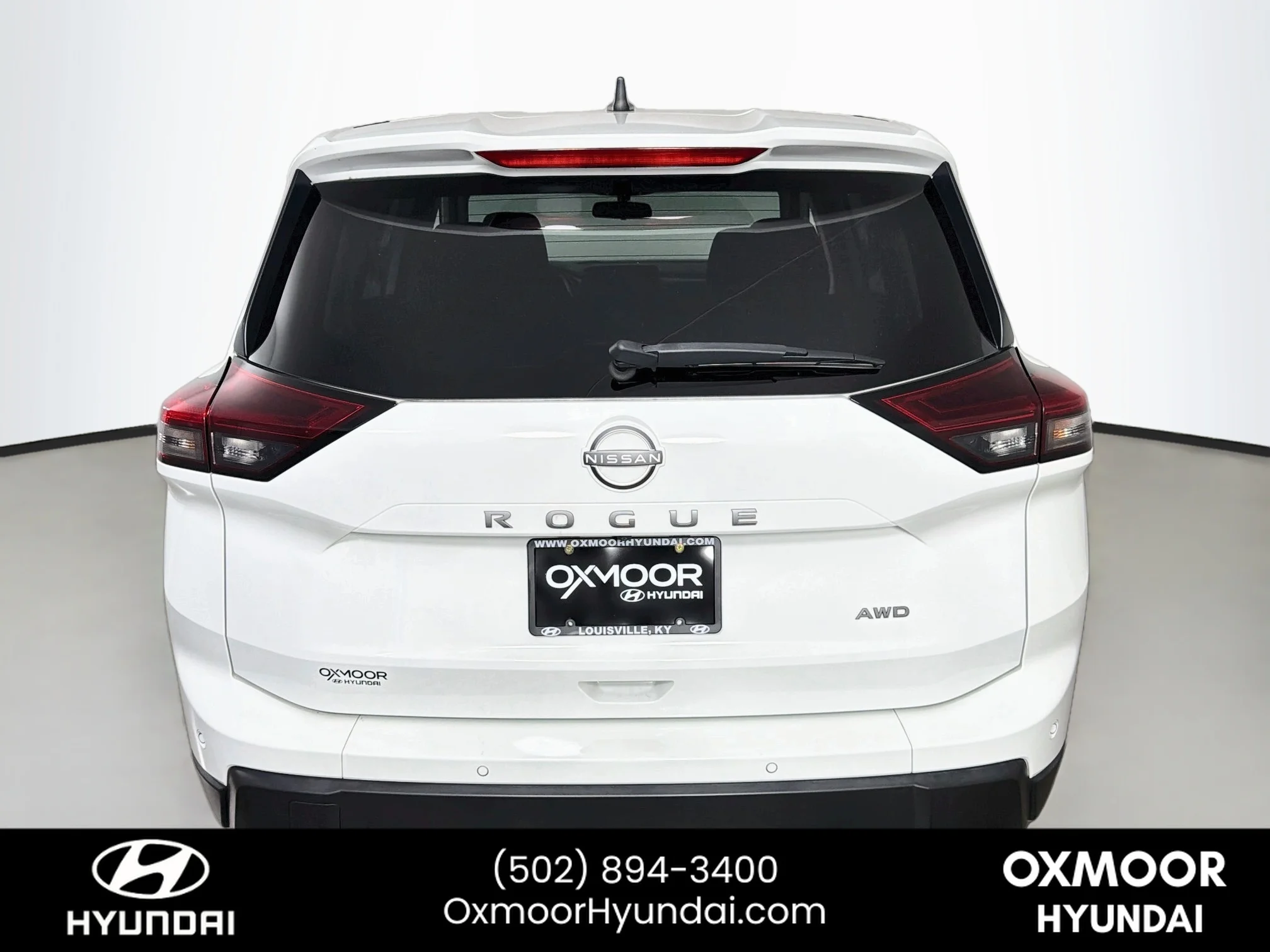 Used 2024 Glacier White Nissan S image 6