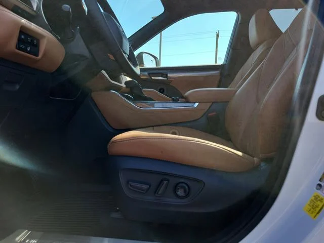 2023 Toyota Highlander Platinum - Photo 29