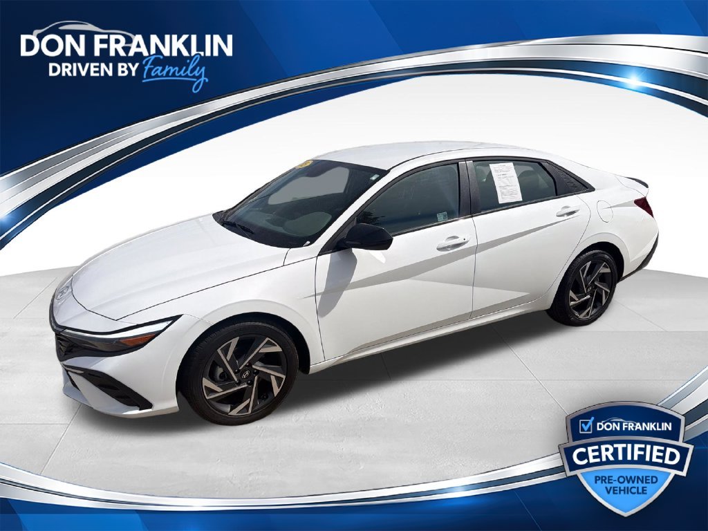Used 2025 White Hyundai SEL Sport image 1