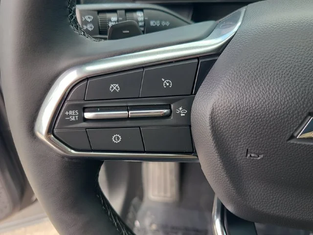 New 2027 Sterling Gray Metallic Chevrolet LT image 27