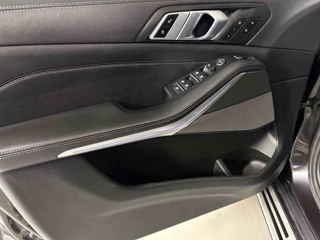 Used 2020 Gray BMW sDrive40i image 17