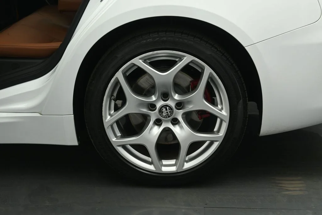 Used 2022 White Alfa Romeo Ti image 21
