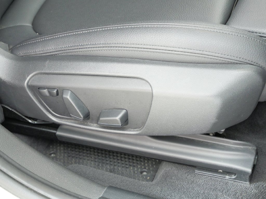 Used 2018 Mineral White Metallic BMW xDrive28i image 23