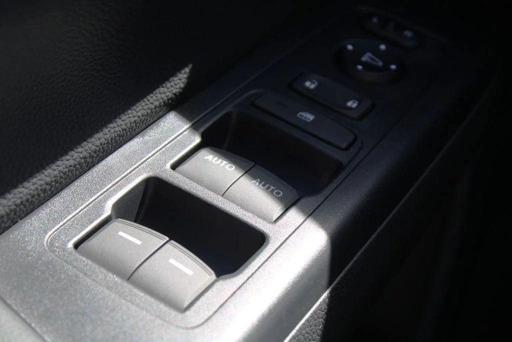 New 2026 Platinum White Pearl Honda AWD EX image 33