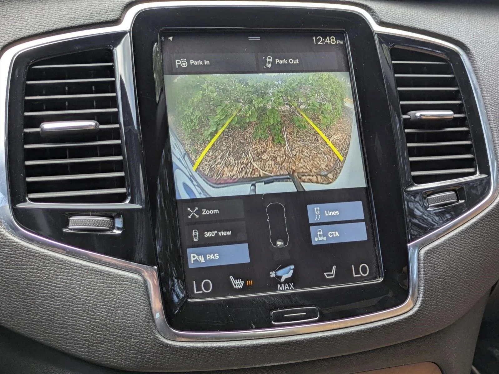 Used 2018 White Volvo Inscription image 12