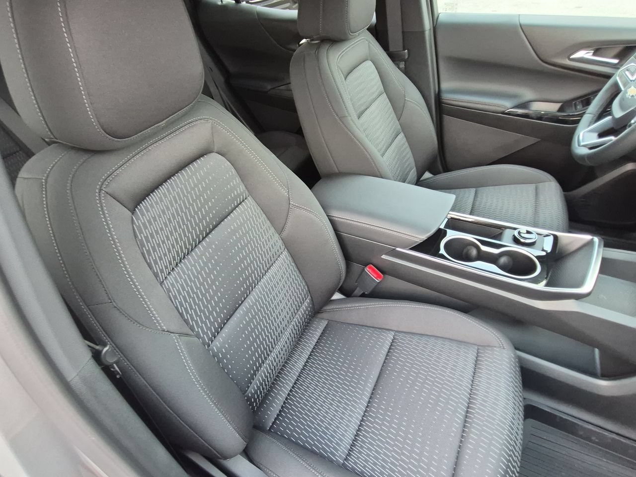 2027 Chevrolet Equinox LT - Photo 27