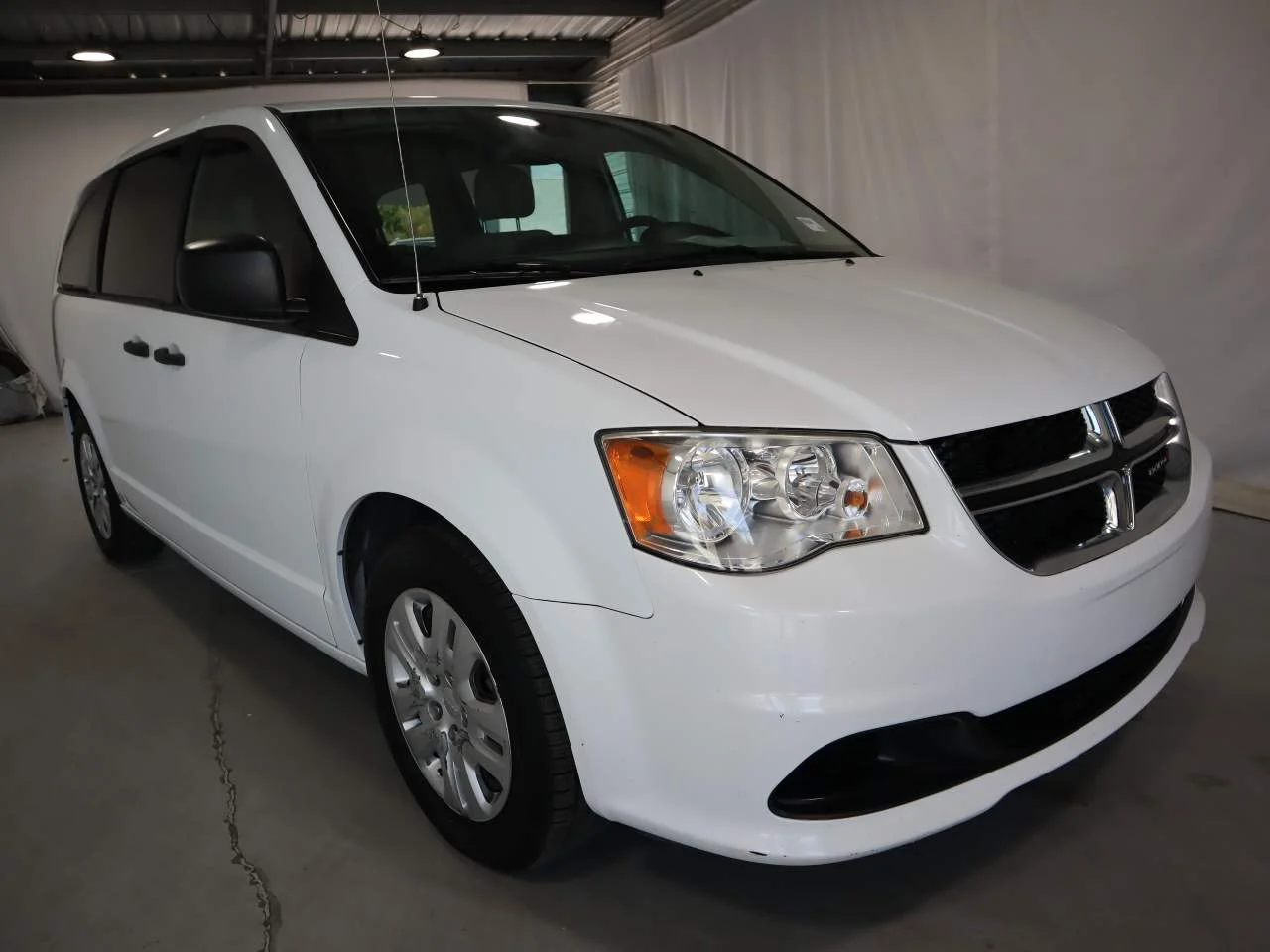 Used 2019 White Knuckle Clear Coat Dodge SE image 3