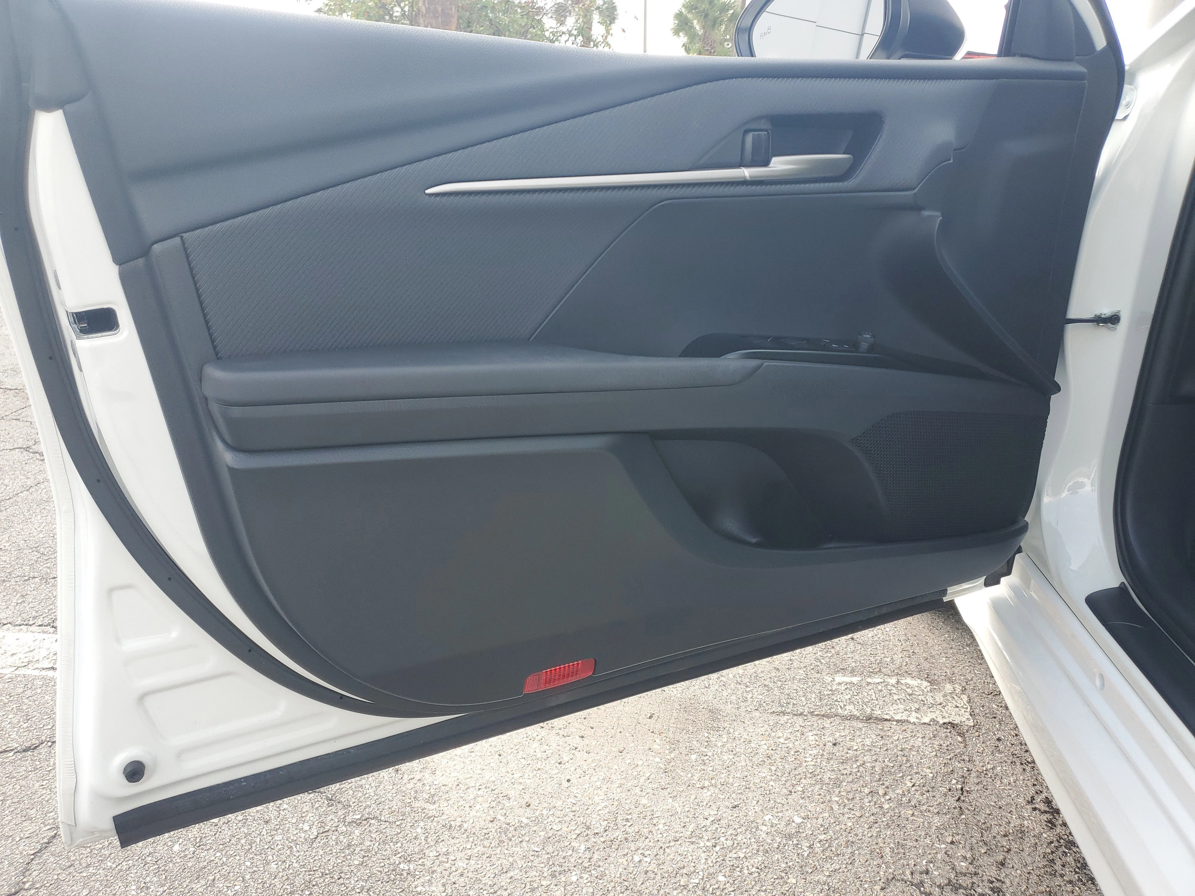 Used 2025 Ice Cap Toyota SE image 24