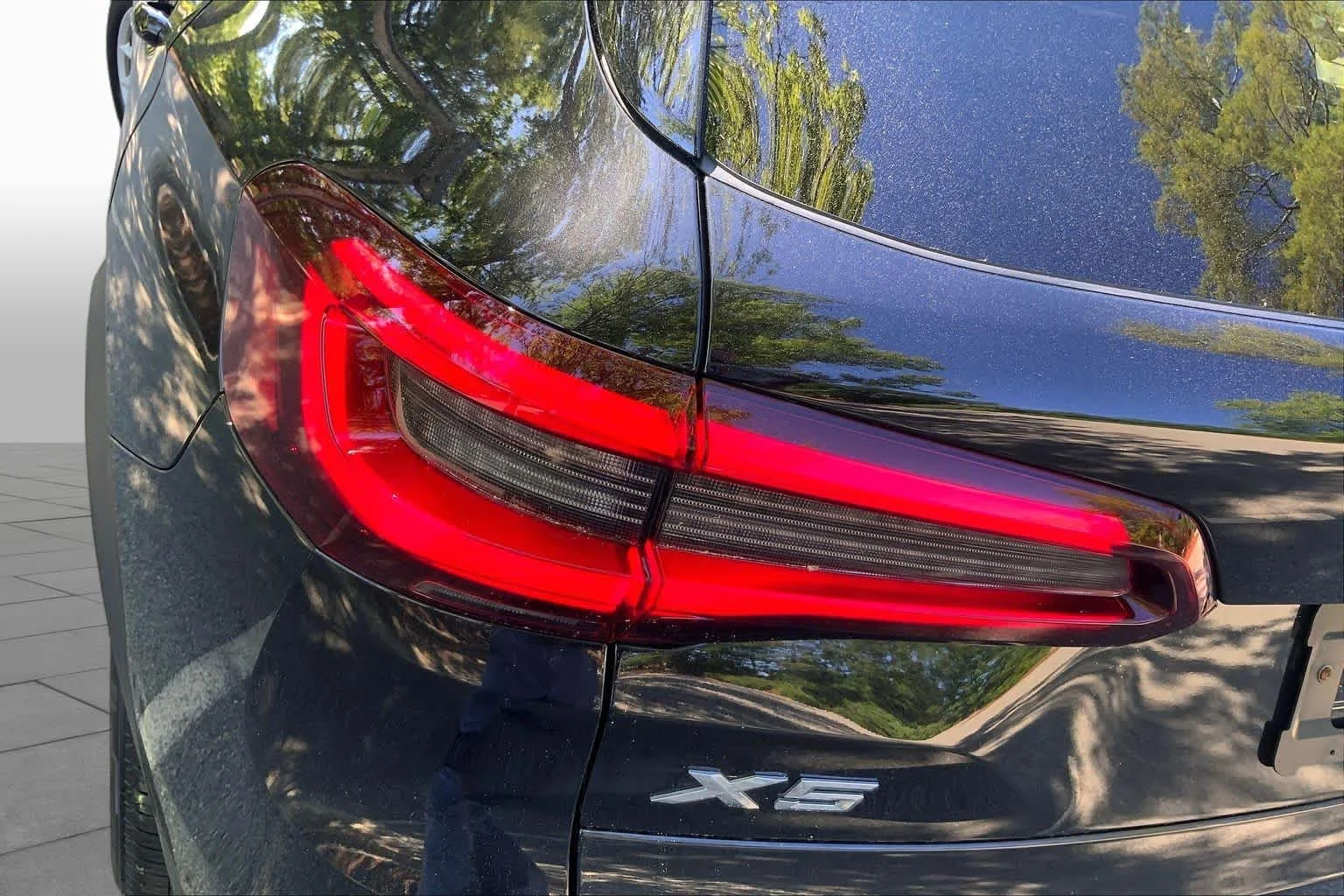 Certified Used 2023 Black Sapphire Metallic BMW xDrive40i image 27