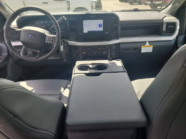New 2027 Oxford White Ford XL 4WD CREW CAB image 14