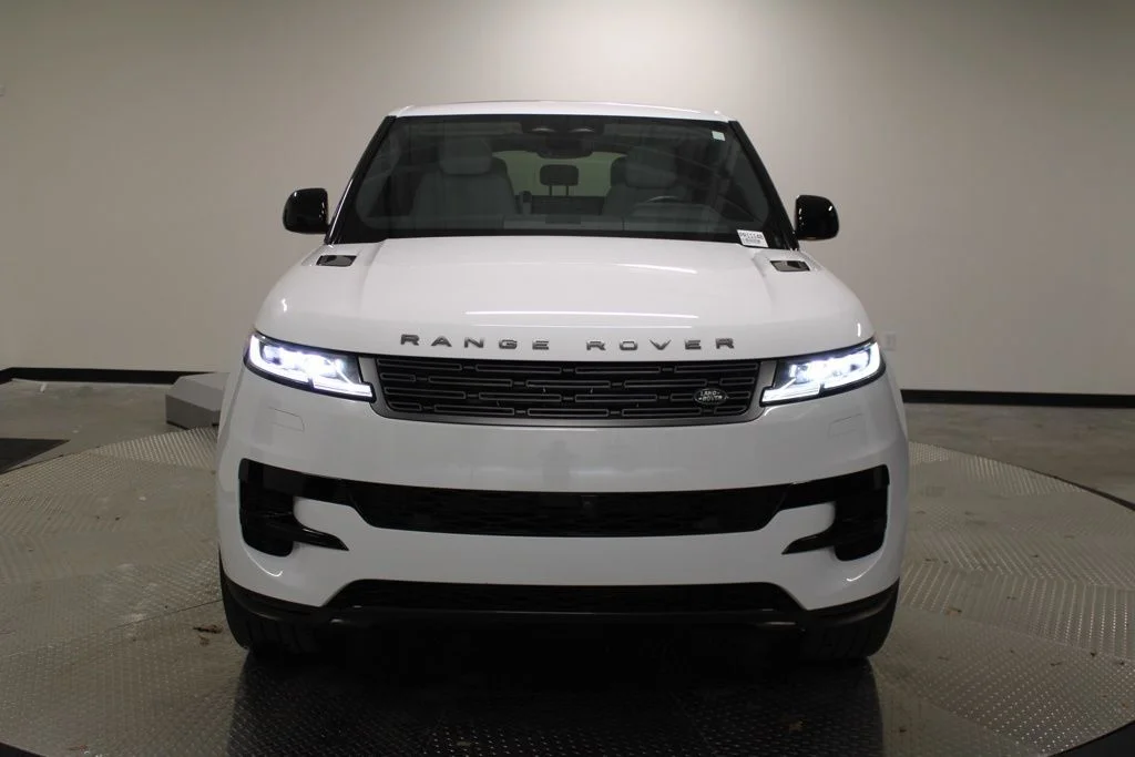 Used 2024 White Land Rover SE image 14