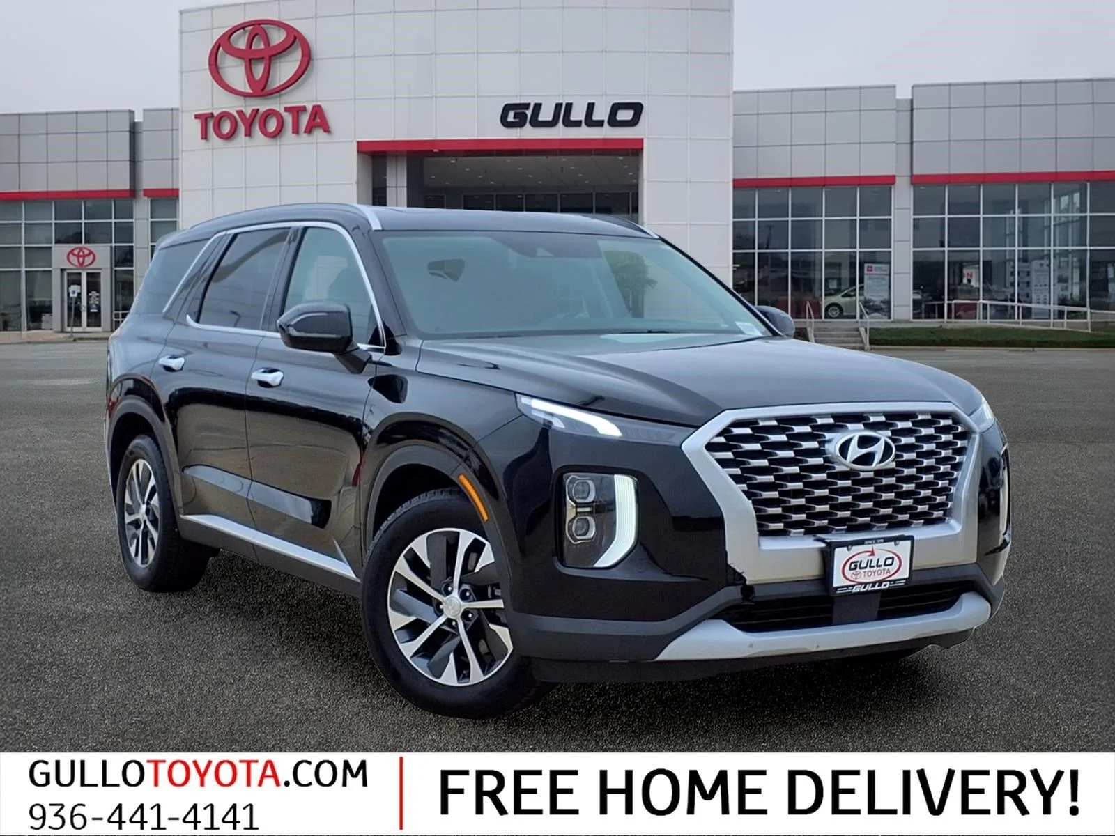 Used 2022 Black Hyundai SEL image 1
