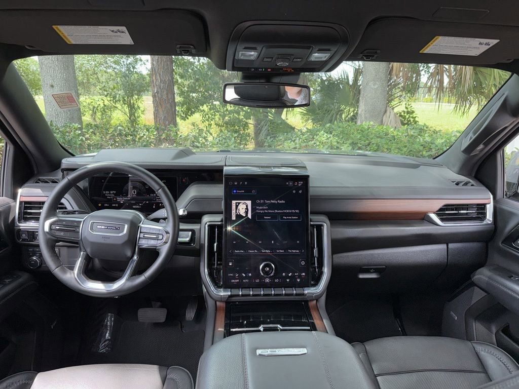 Used 2025 Sterling Metallic GMC Denali image 18