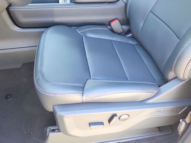 New 2026 Star White Metallic Tri-Coat Ford Platinum® image 8