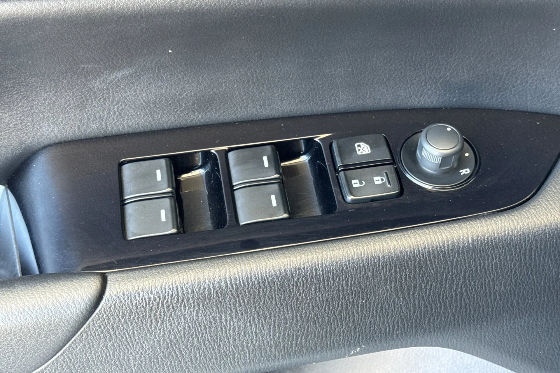 Used 2019 Jet Black Mica Mazda Touring image 15