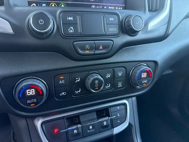 Used 2024 Silver GMC SLT image 16