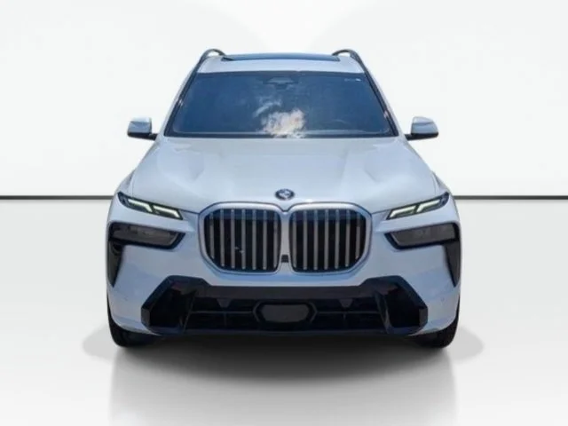 Used 2023 White BMW xDrive40i image 2
