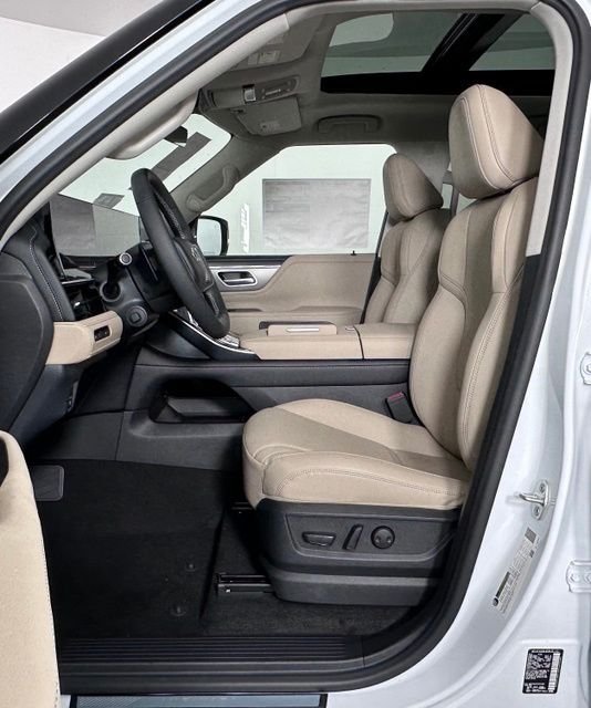 Certified Used 2026 White INFINITI PURE image 15