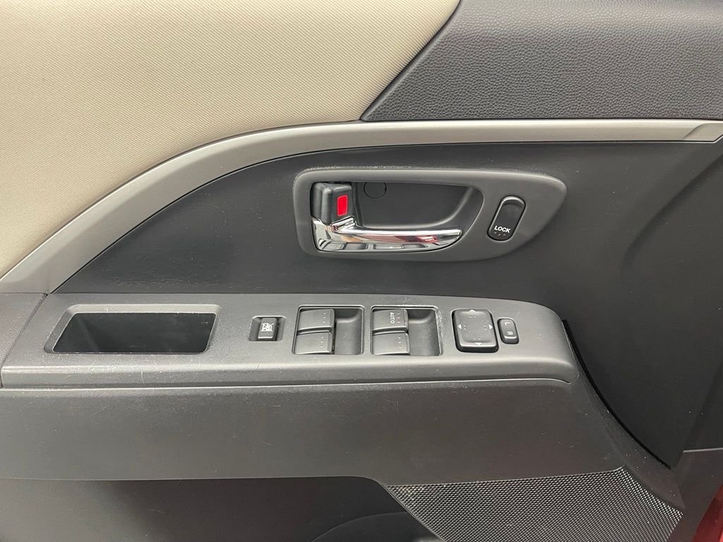 Used 2014 Zeal Red Mica Mazda Grand Touring image 15
