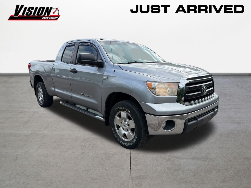 Used 2010 Silver Toyota Grade image 3