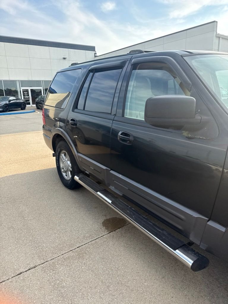 Used 2004 Black Ford XLT image 16