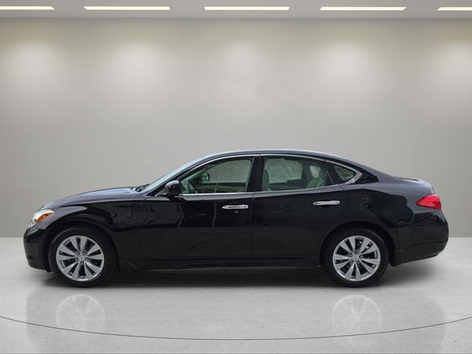 Used 2011 Malbec Black INFINITI Base image 6