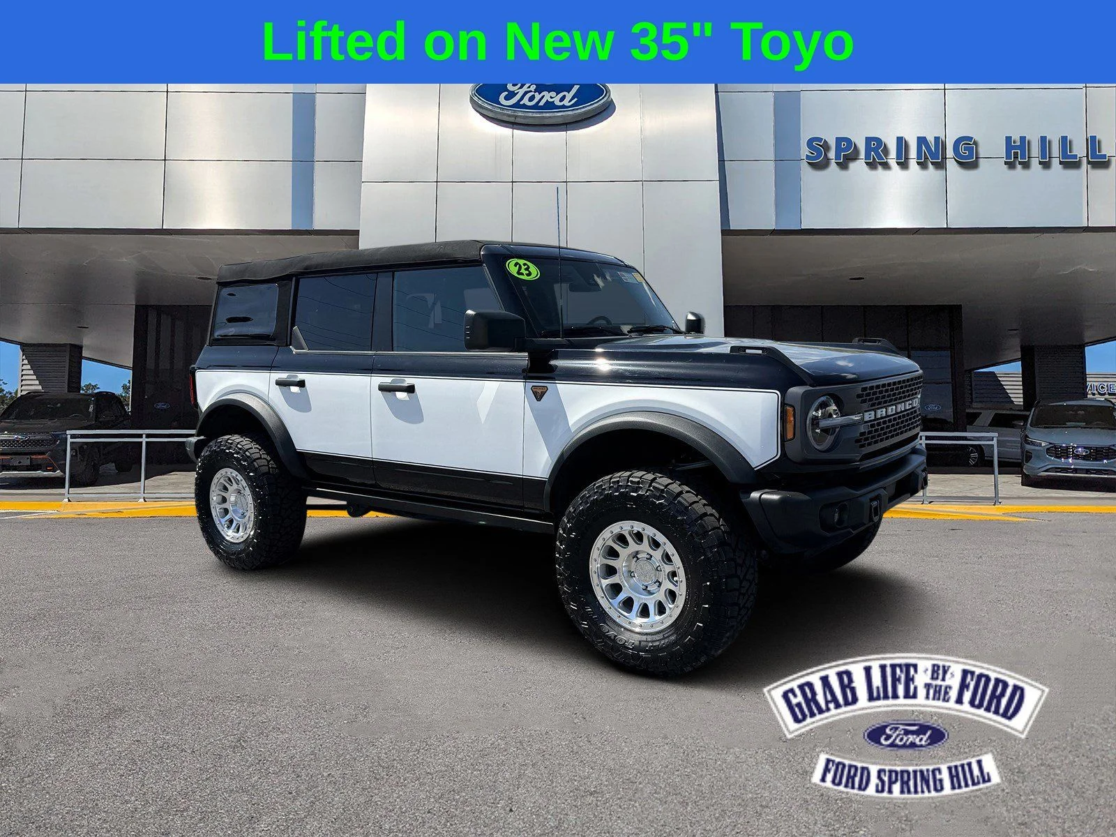2023 Ford Bronco Badlands 4x4's photo