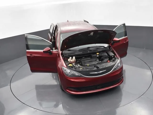 Used 2022 Red Chrysler LX image 7