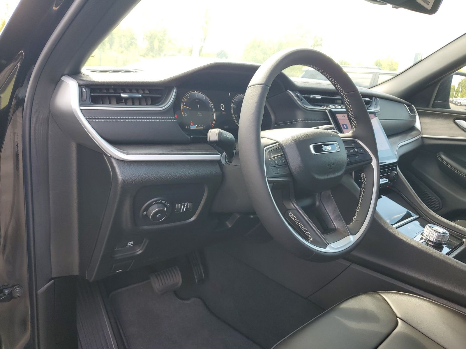 Used 2025 Black Jeep Limited image 9
