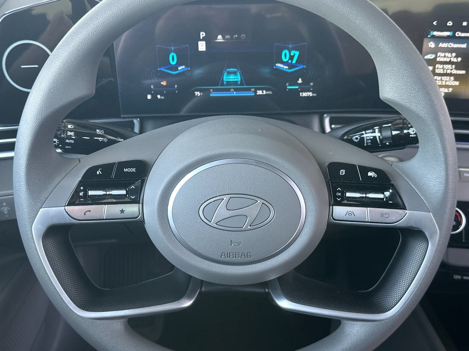 2024 Hyundai Elantra SEL - Photo 23