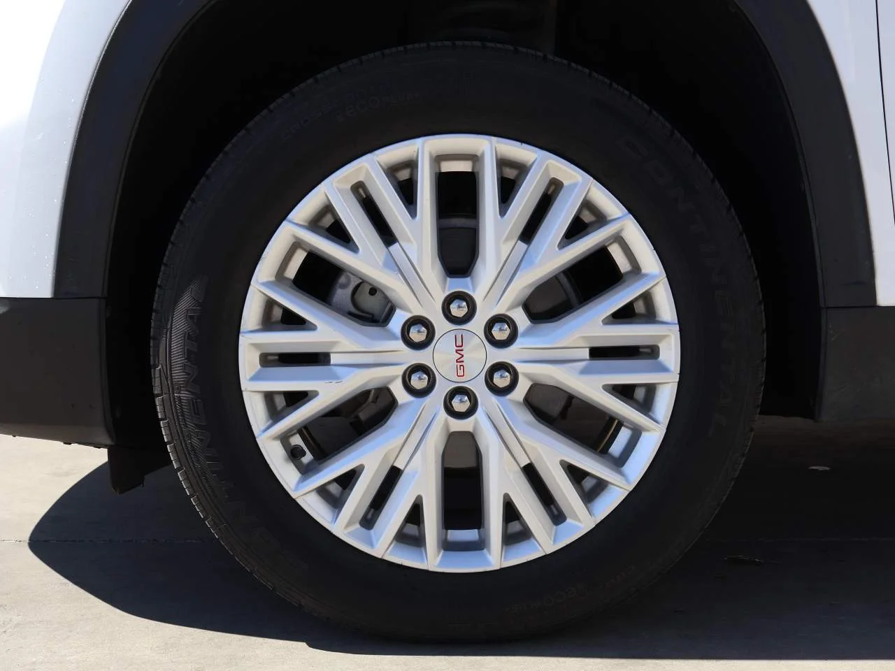 Used 2024 White Frost Tricoat GMC Elevation image 6