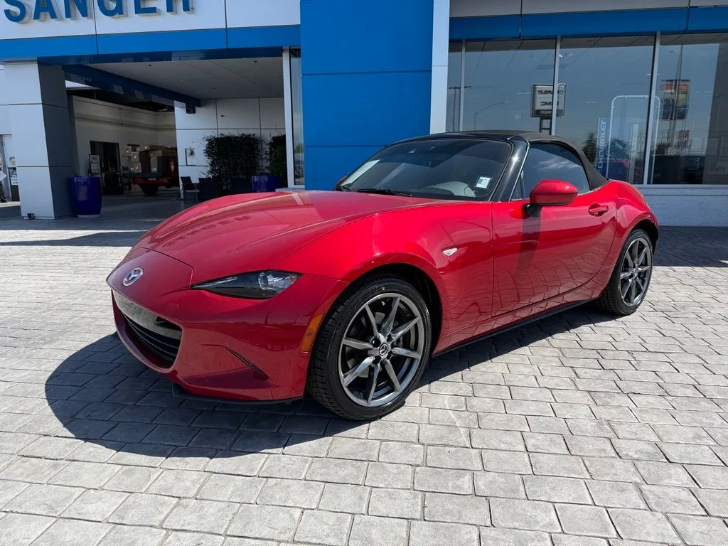 Used 2016 Red Mazda Grand Touring image 4