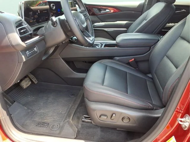 Used 2024 Red Chevrolet Z71 image 20