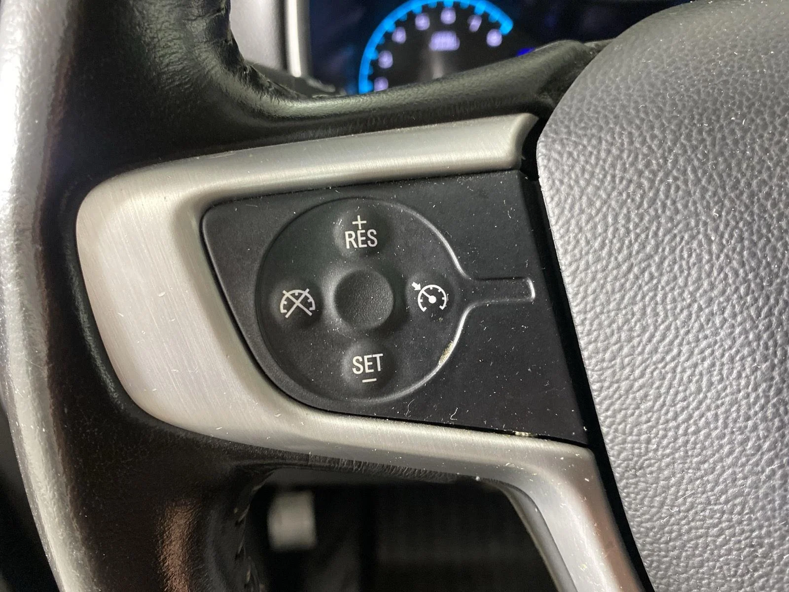 Used 2020 Blue Emerald Metallic GMC 4WD SLE image 19