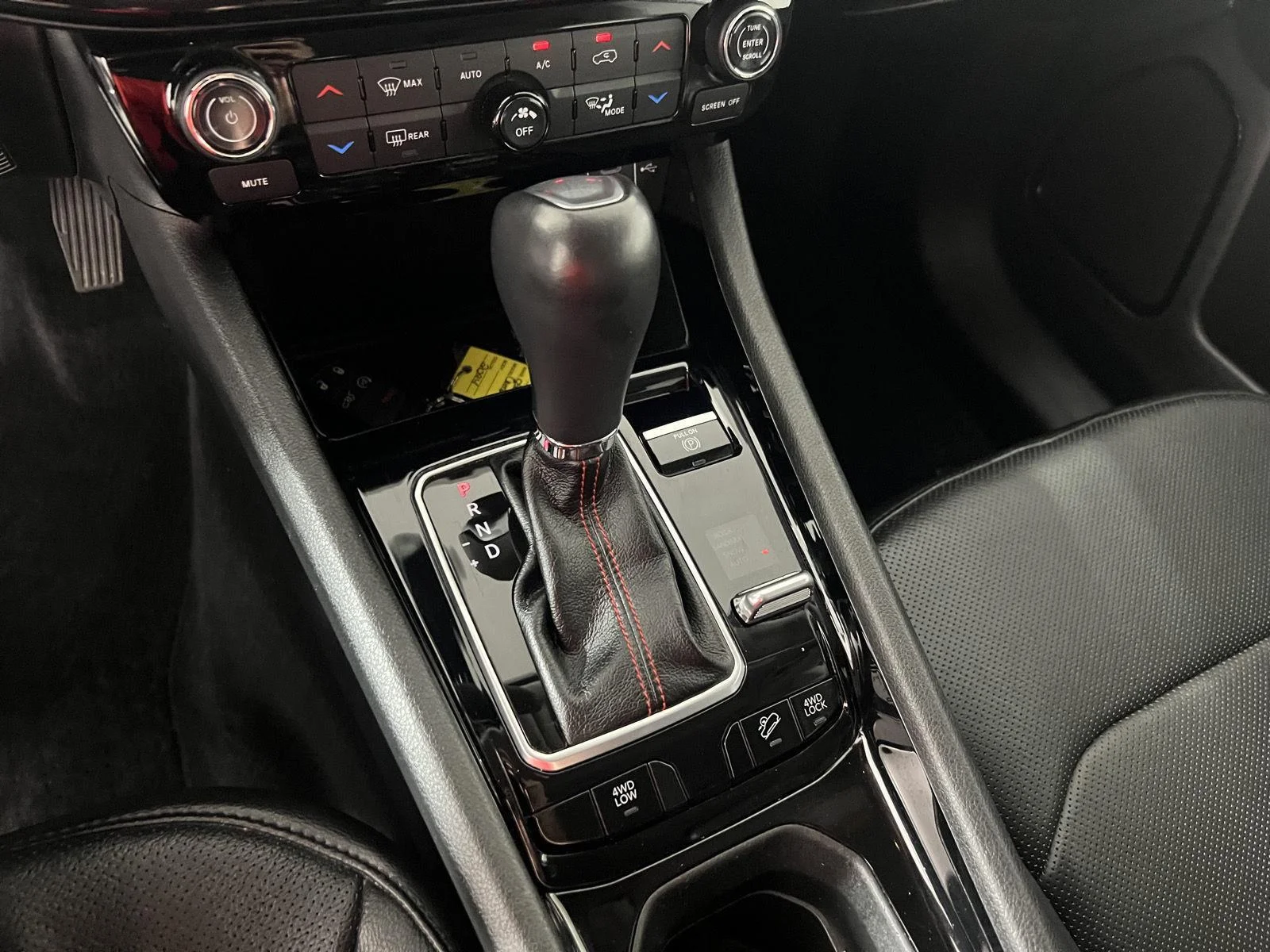 Used 2022  Jeep Trailhawk image 9