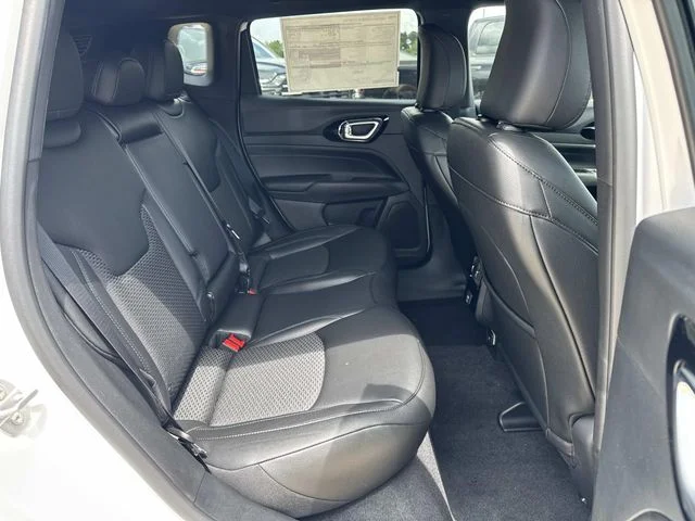New 2026 White Jeep Latitude image 11
