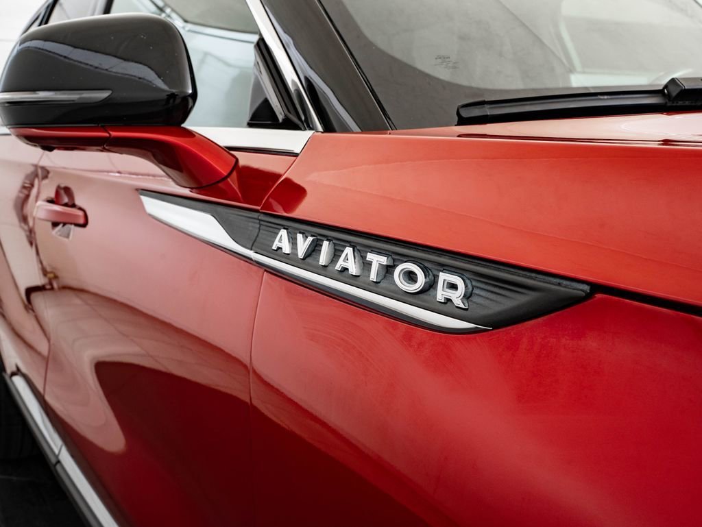 Used 2021 Red Carpet Lincoln Reserve image 16
