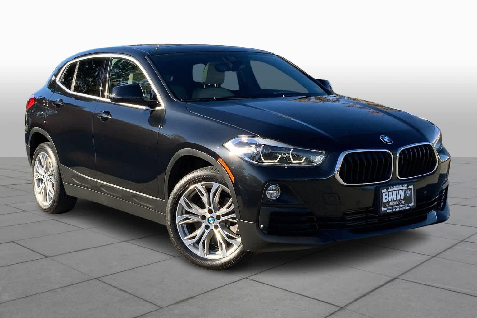 Used 2019 Black Sapphire Metallic BMW xDrive28i image 2