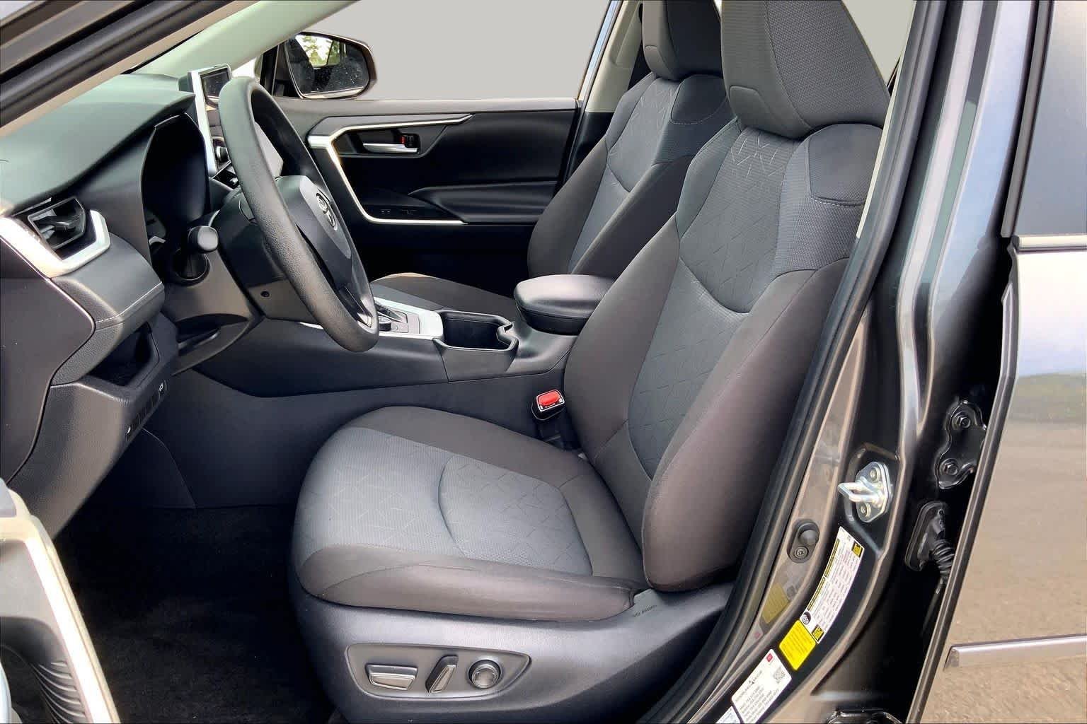 Used 2025 Magnetic Gray Metallic Toyota Hybrid XLE image 14