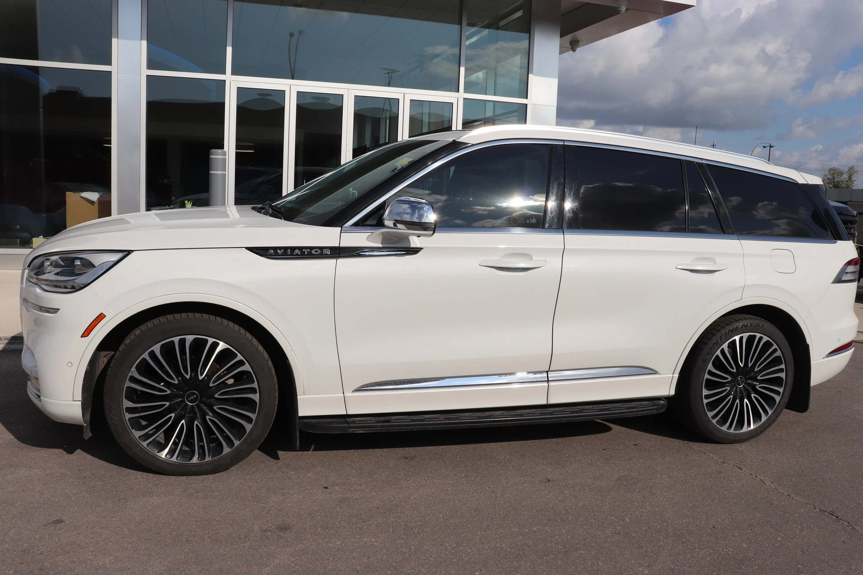 Used 2020 White Lincoln Black Label image 3