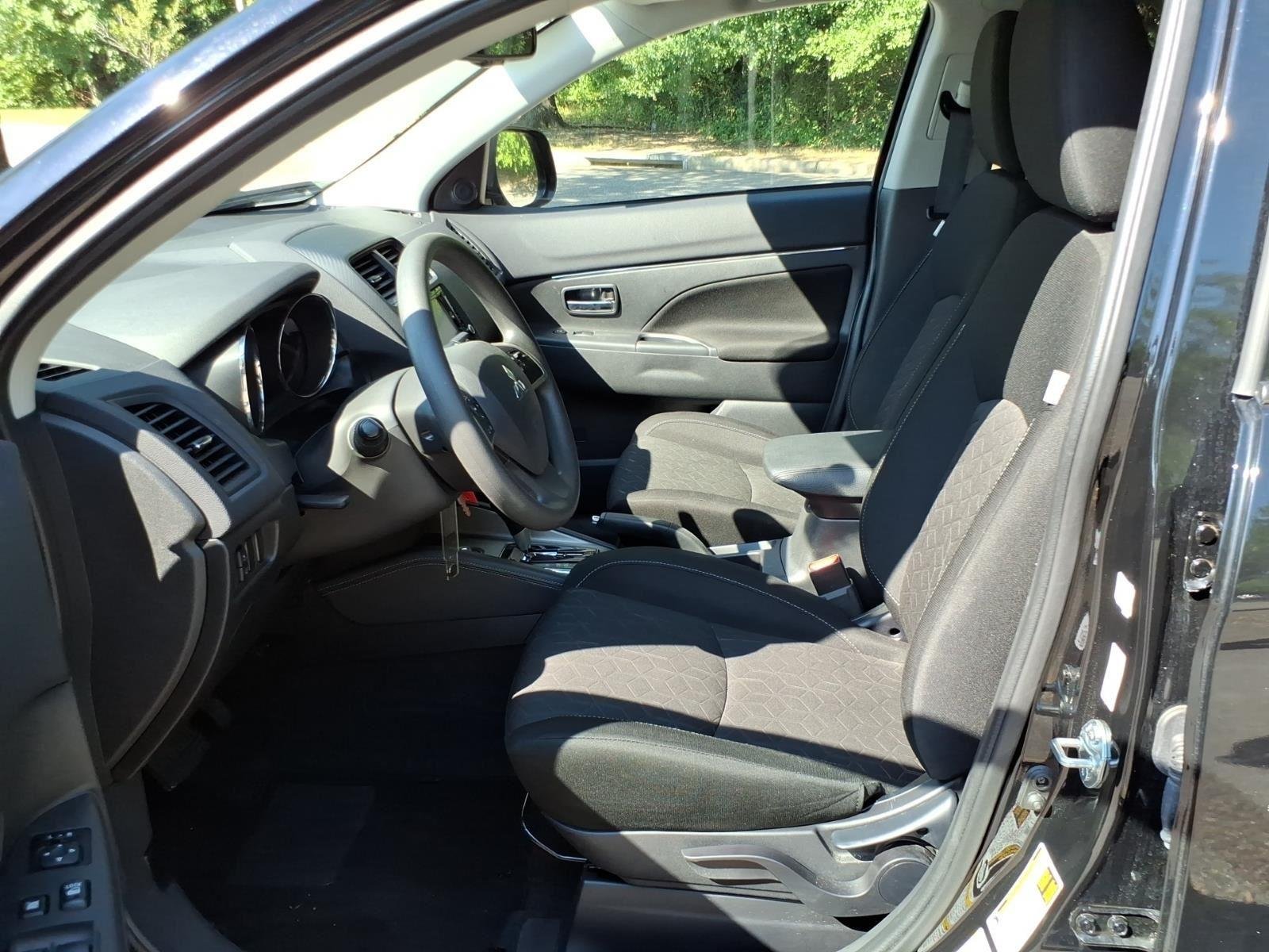 Used 2025  MITSUBISHI  image 15